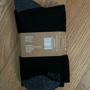 Wellow compression Black and Gray Athletic Socks with Textured Knit